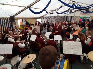 Auf der Bühne beim MV Angelbachtal auf dem Pfingstmarkt 2016